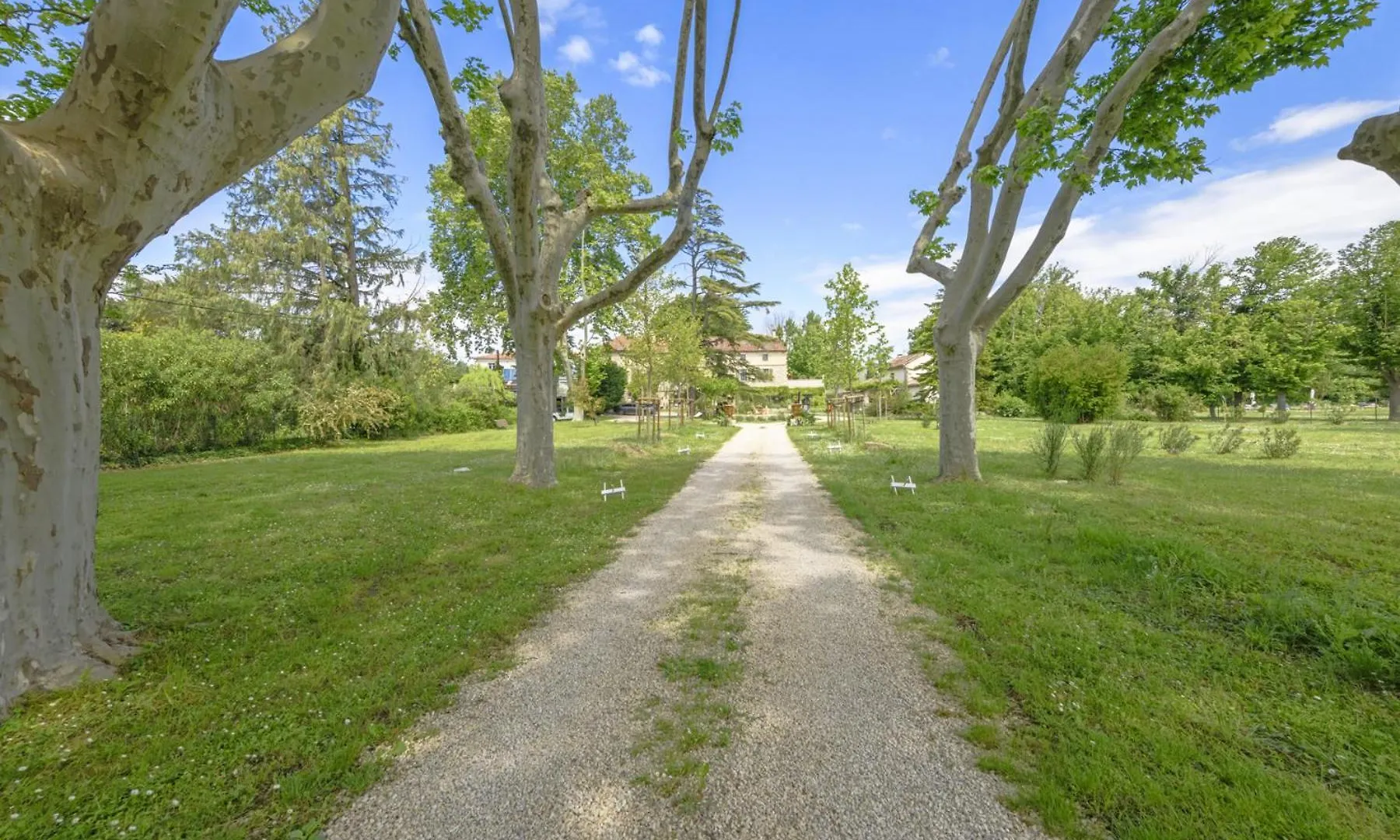 Bastide De Bellegarde Bed and Breakfast Αβινιόν