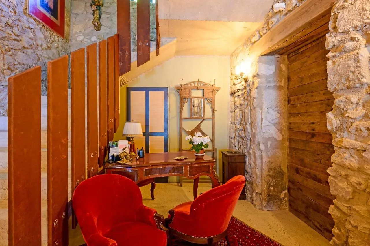 Bastide de Bellegarde Bed and Breakfast Avignon Bed & Breakfast